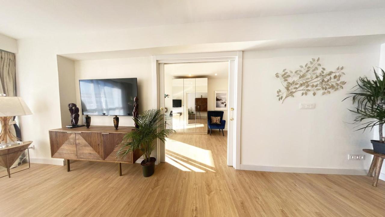 Miramar Luxurious Flat, 3 Double Rooms, Free Parking, Terrace, Completely New Σαν Σεμπαστιάν Εξωτερικό φωτογραφία