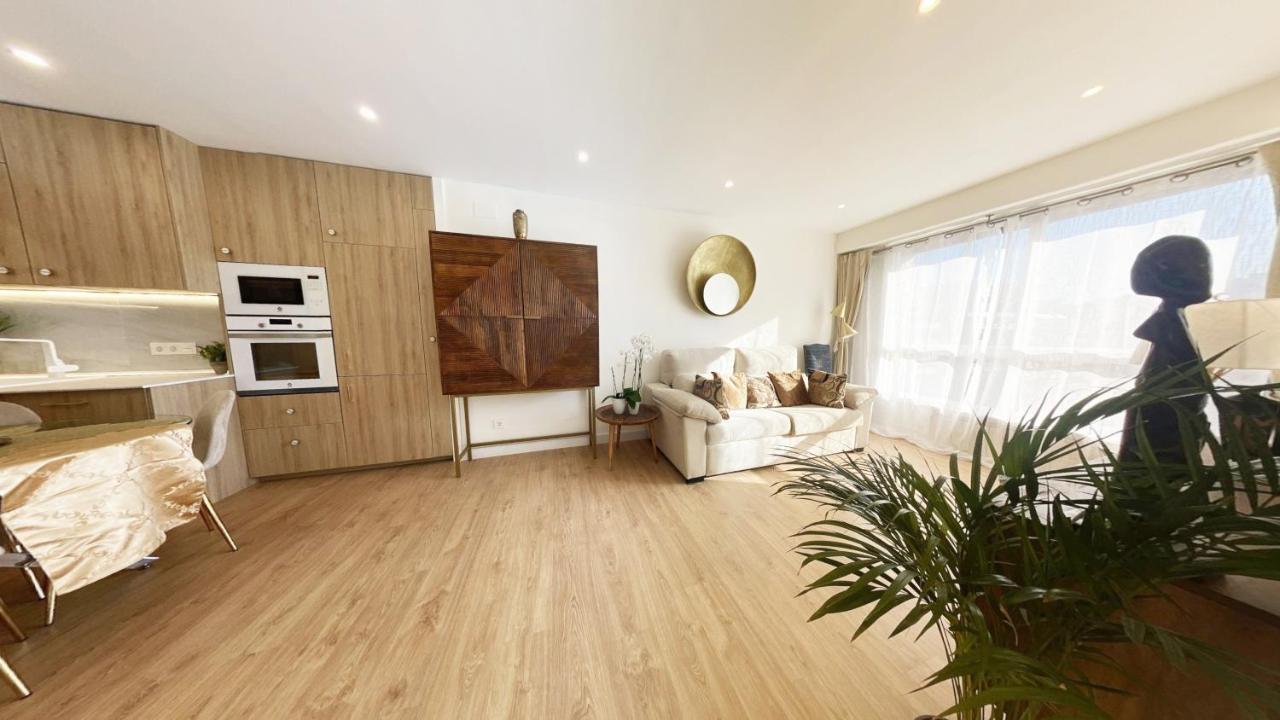 Miramar Luxurious Flat, 3 Double Rooms, Free Parking, Terrace, Completely New Σαν Σεμπαστιάν Εξωτερικό φωτογραφία